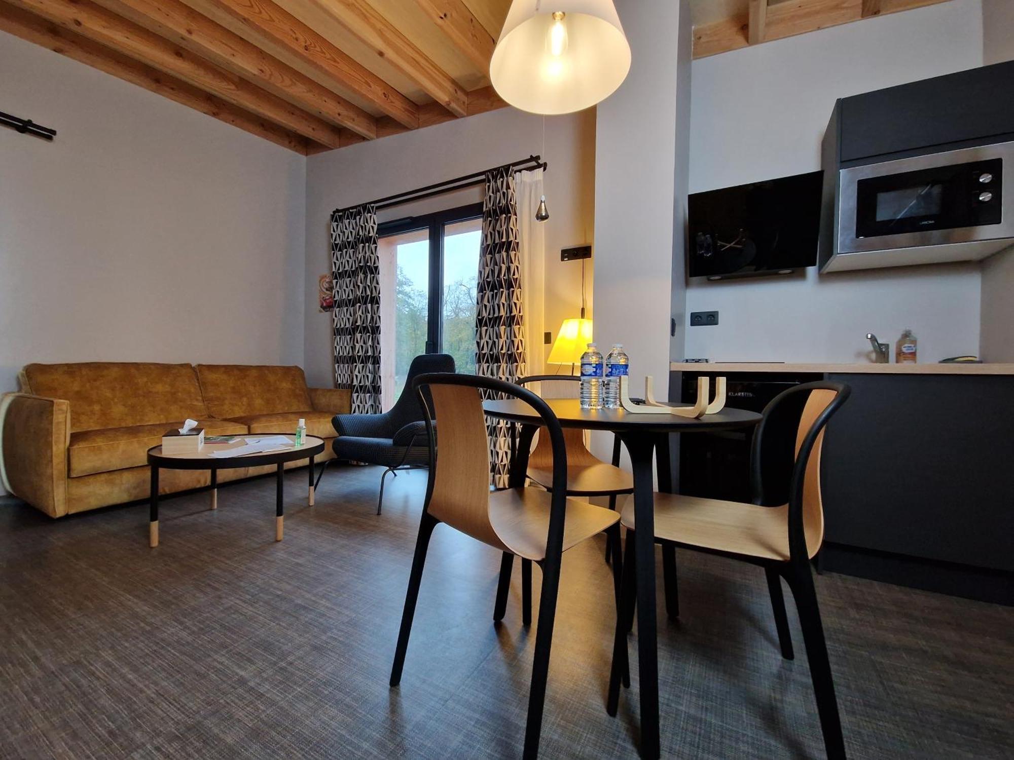 Domaine De L'Epau Eco-Resort Yvre-l'Eveque Экстерьер фото