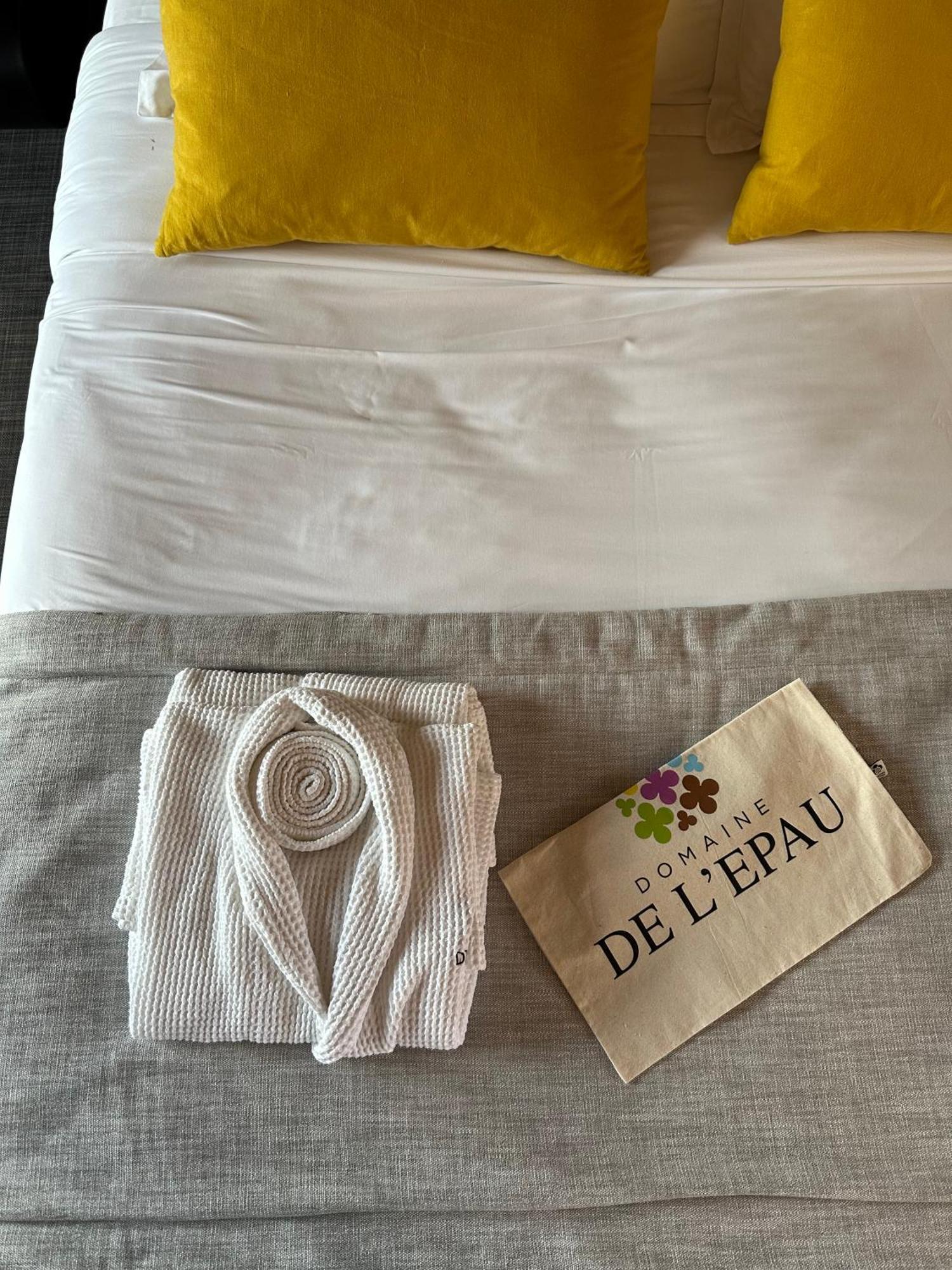 Domaine De L'Epau Eco-Resort Yvre-l'Eveque Экстерьер фото